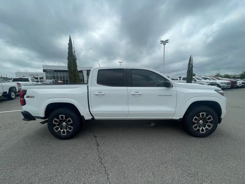 Used 2024 Chevrolet Colorado Z71 w/ Z71 Convenience Package 2 AWD/4WD image 8