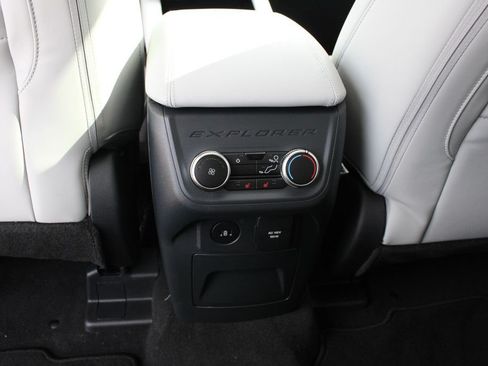 New 2026 Ford Explorer Platinum w/ LUX Leather Package AWD/4WD image 26