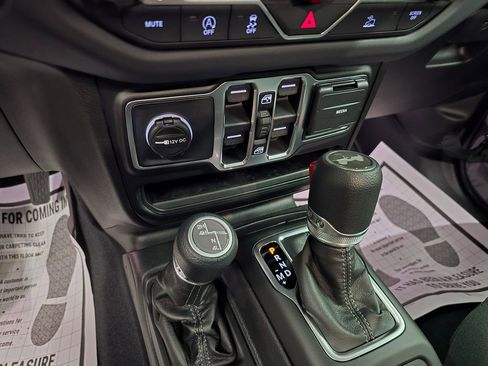 New 2026 Jeep Wrangler Sahara AWD/4WD image 25