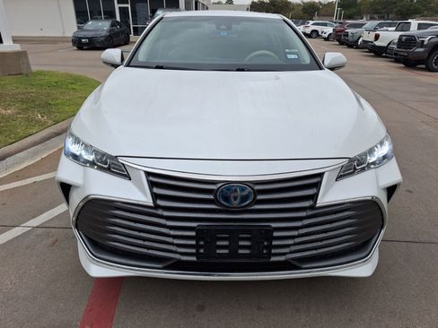 Used 2021 Toyota Avalon XLE image 9