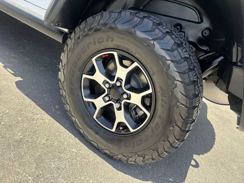 Used 2022 Jeep Wrangler Unlimited Rubicon AWD/4WD image 12
