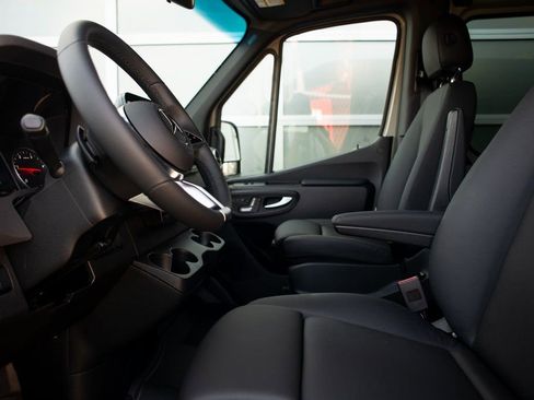 New 2025 Mercedes-Benz Sprinter 2500 image 15