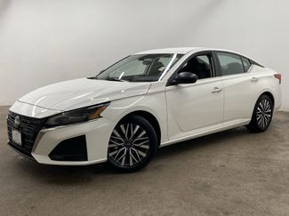 Used 2025 Nissan Altima 2.5 SV FWD video 1