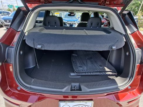 Used 2022 Buick Encore GX Essence w/ Sport Touring Package FWD image 21