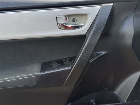 Used 2017 Toyota Corolla LE w/ LE Premium Package w/Moonroof image 23