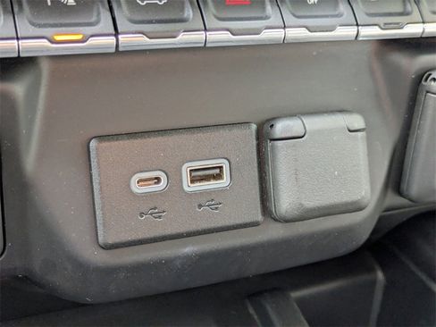 Used 2023 GMC Sierra 2500 Denali w/ Denali Black Diamond Edition image 24