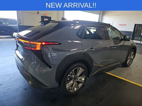 Used 2023 Subaru Solterra AWD image 2