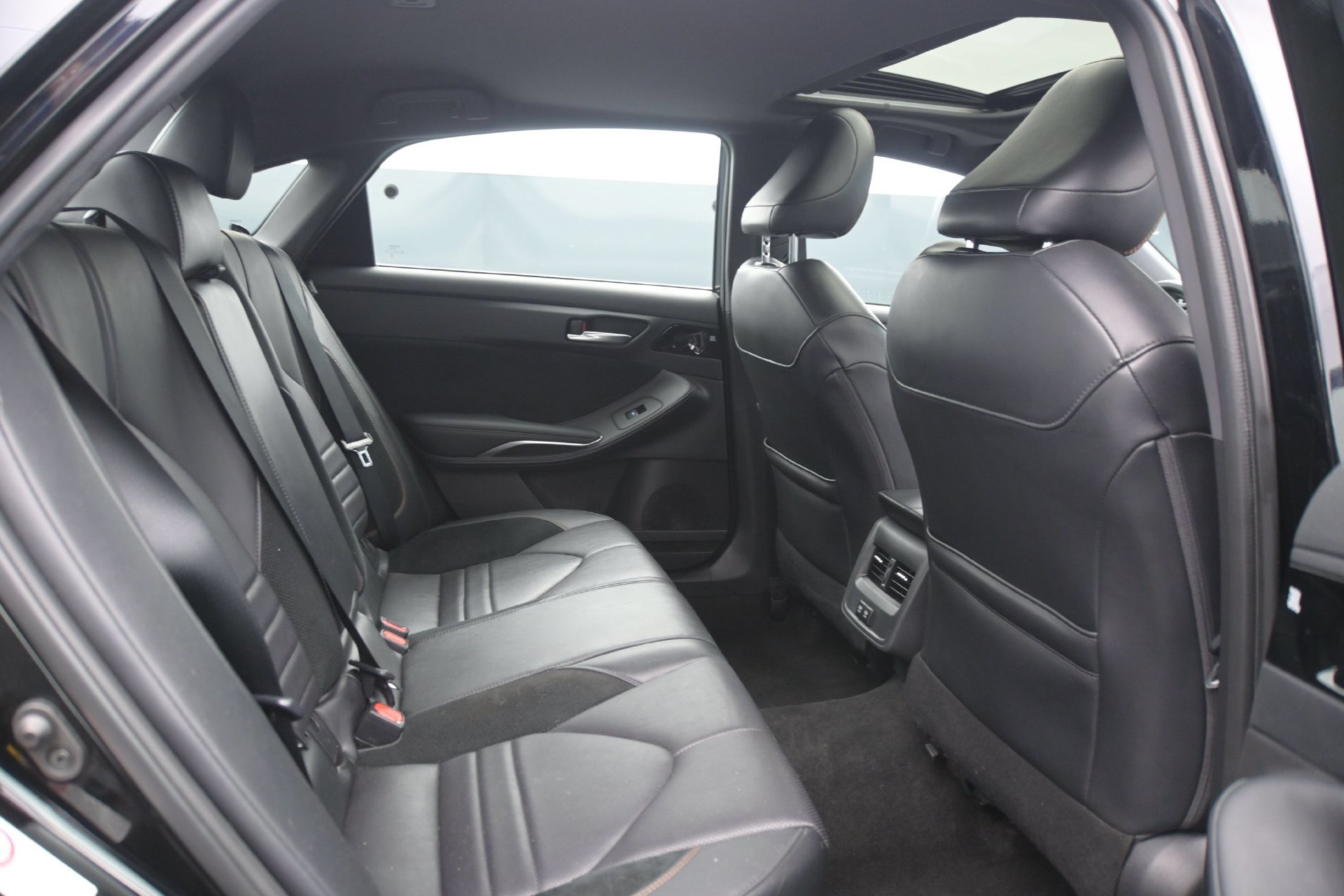 Used 2019 Toyota Avalon XSE FWD image 14