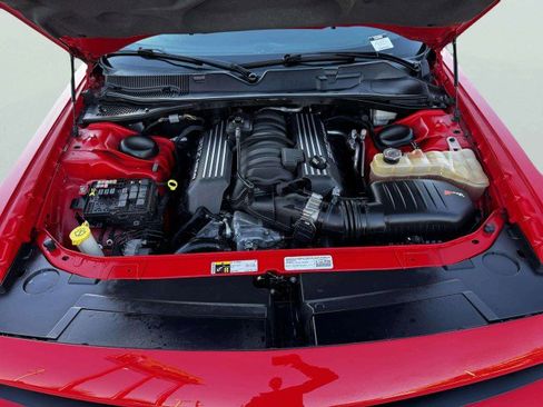 Used 2015 Dodge Challenger SRT image 60