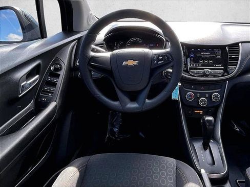 Used 2020 Chevrolet Trax LS FWD image 7