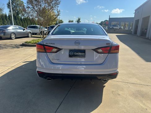 New 2025 Nissan Altima 2.5 SR image 5