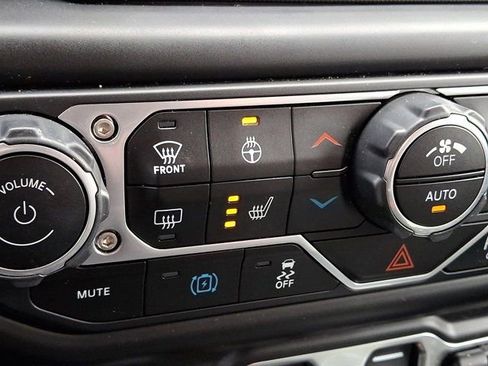 Certified 2022 Jeep Wrangler Unlimited Sahara w/ Cold Weather Group image 29