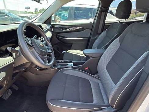 Used 2024 Chevrolet TrailBlazer LT FWD image 4