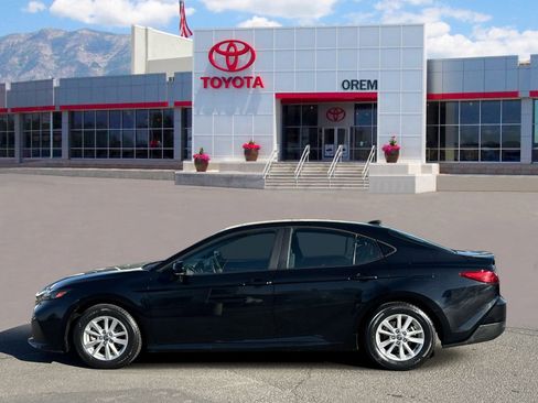 Used 2025 Toyota Camry LE FWD image 6