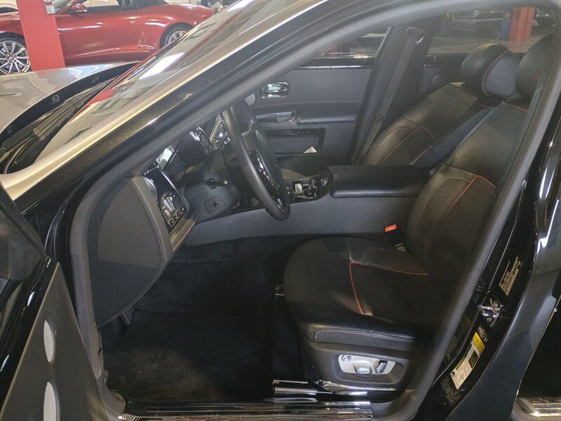 Used 2014 Rolls-Royce Ghost RWD image 16