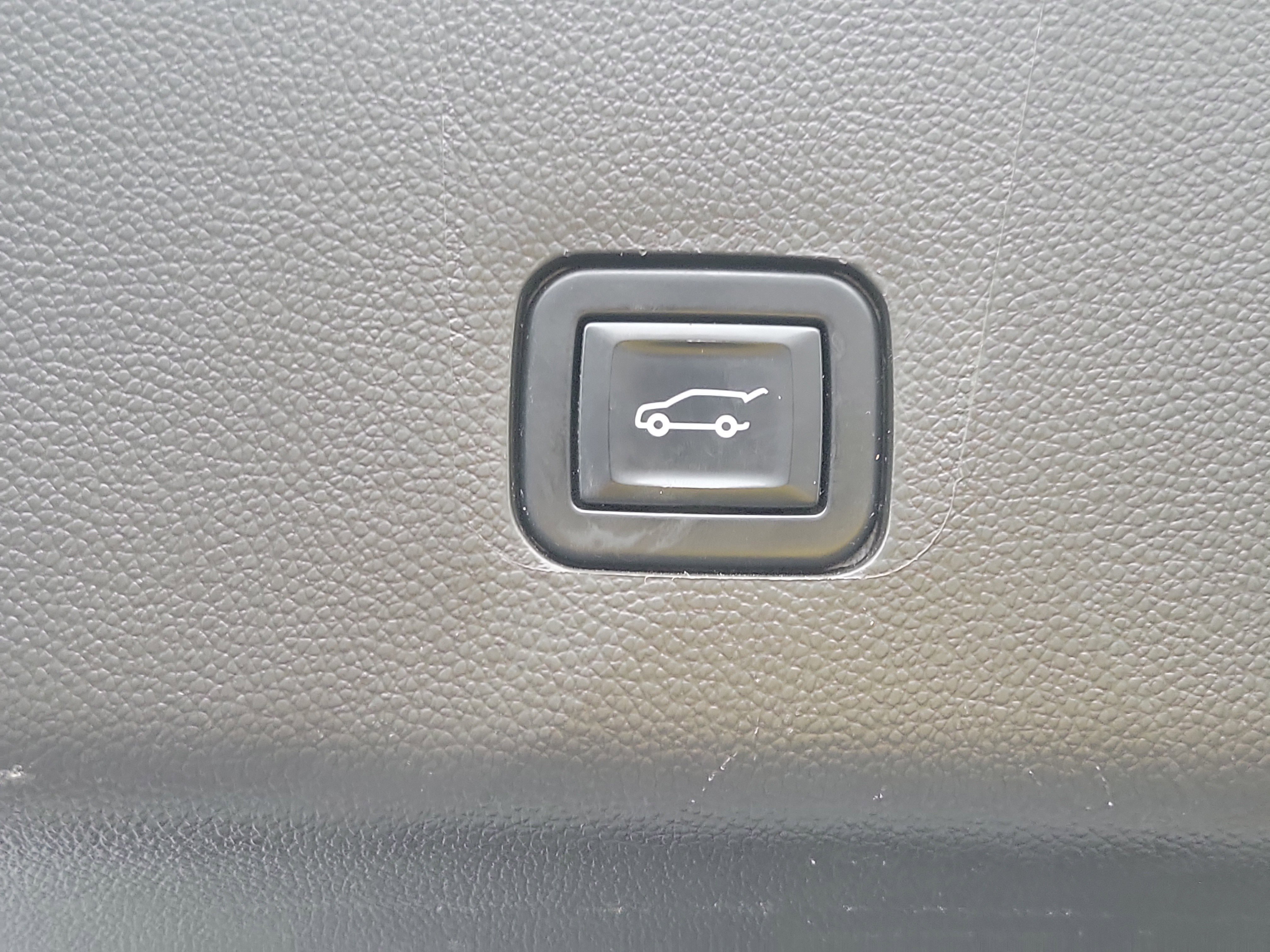 Used 2021 Chevrolet Traverse High Country AWD/4WD image 13