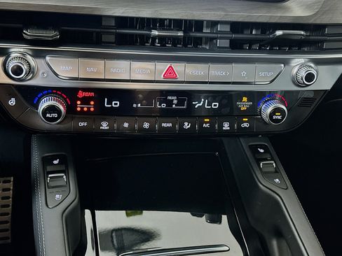 Certified 2023 Kia Telluride SX Prestige X-Line AWD/4WD image 16