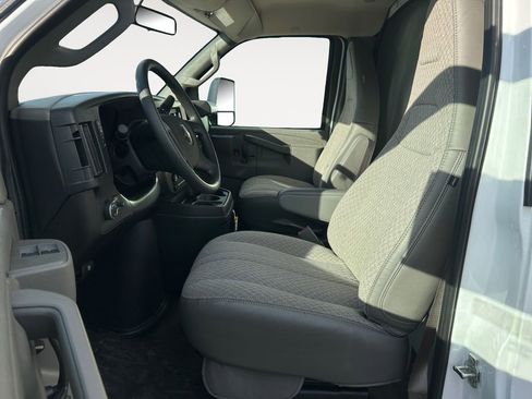New 2025 Chevrolet Express 3500 Work Van w/ Power Convenience Package image 12