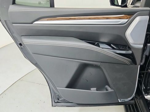 Certified 2025 Cadillac Escalade Sport Platinum w/ LPO, Floor Liner Package AWD/4WD image 23