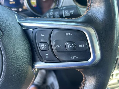 Used 2021 Jeep Wrangler Unlimited Sahara AWD/4WD image 17