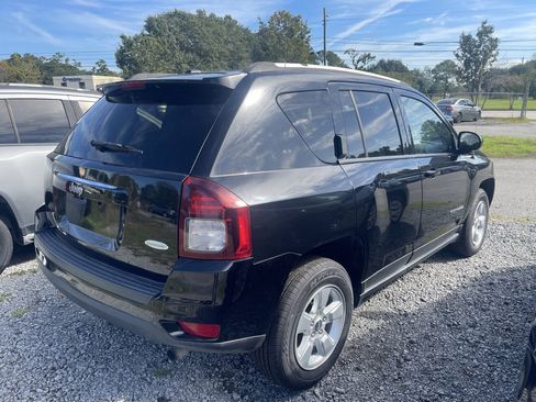 Used 2016 Jeep Compass Latitude FWD image 7