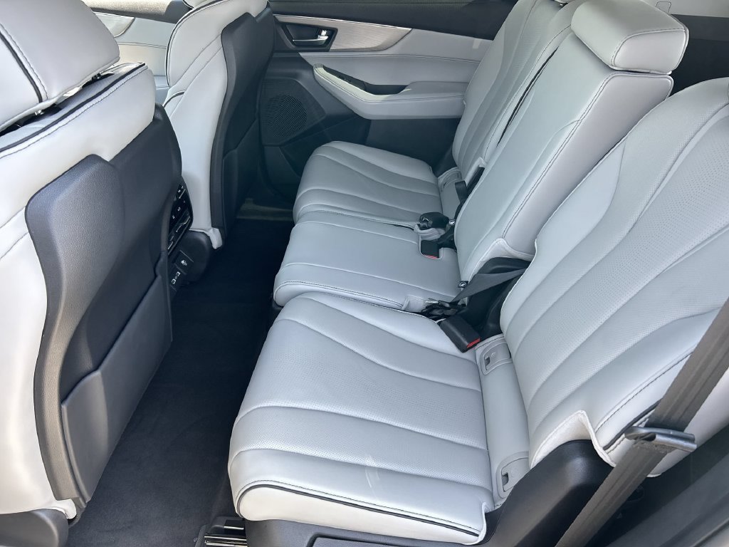 Used 2023 Acura MDX w/ Advance Package AWD/4WD image 26
