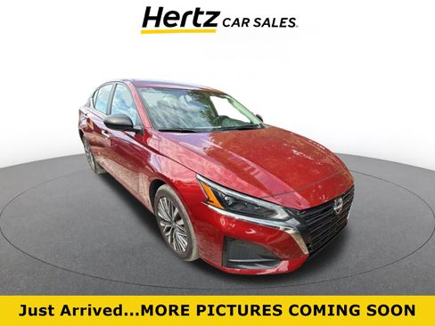 Used 2025 Nissan Altima 2.5 SV FWD image 1