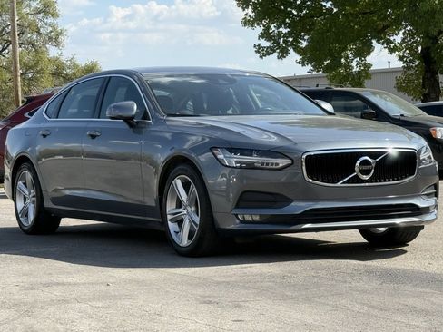 Used 2018 Volvo S90 T5 Momentum image 6