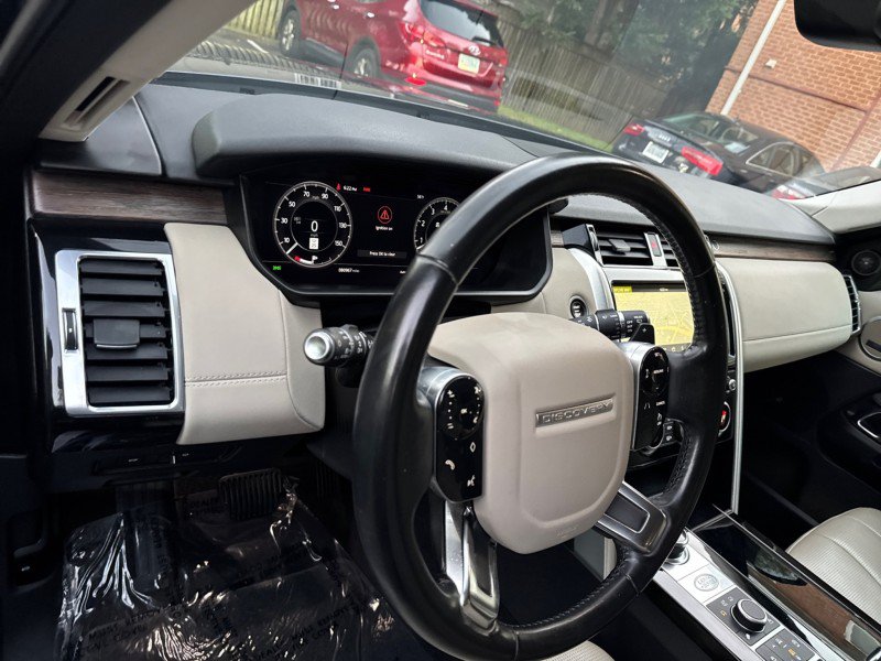 Used 2020 Land Rover Discovery HSE AWD/4WD image 18
