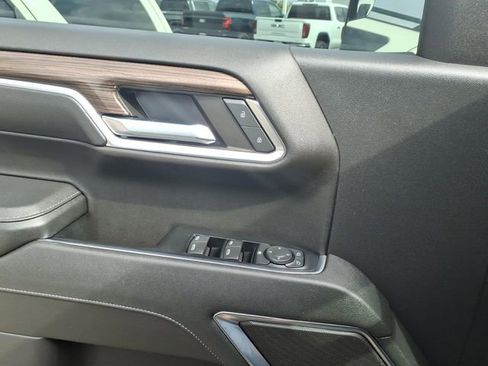 Used 2024 Chevrolet Silverado 1500 LT image 16