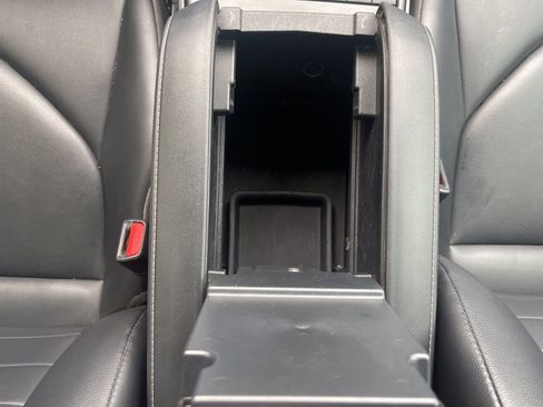 Used 2022 Toyota Highlander XLE image 50