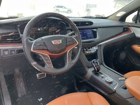 Used 2024 Cadillac XT5 Premium Luxury image 11