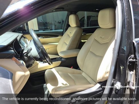 Used 2019 Cadillac XT5 FWD image 11