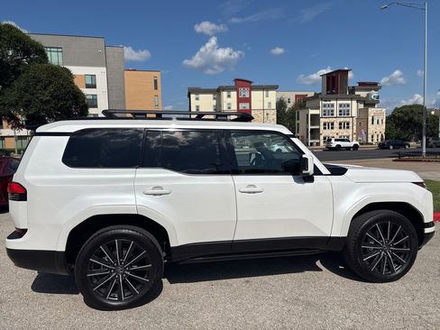 Used 2026 Lexus GX 550 w/ Accessory Package (31) AWD/4WD image 6