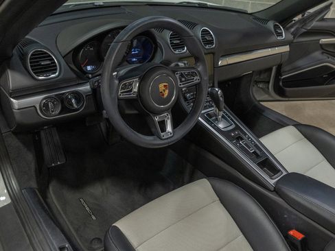 Used 2021 Porsche 718 Boxster RWD image 52
