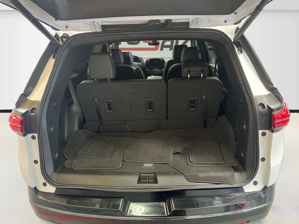 Used 2023 Chevrolet Traverse Premier w/ Redline Edition AWD/4WD image 28