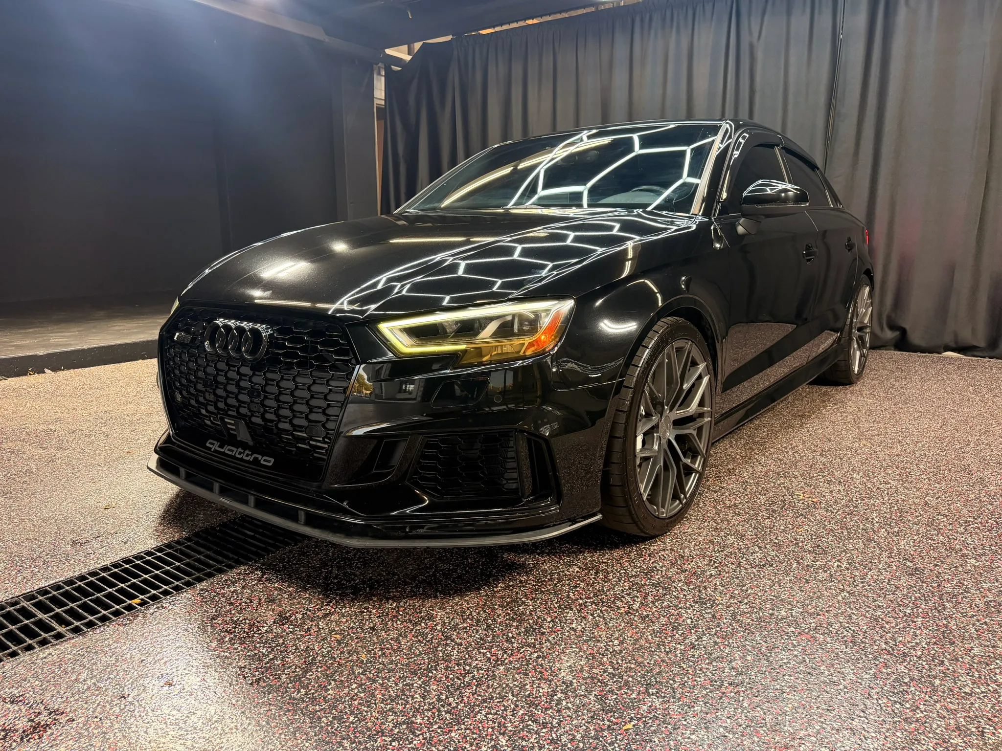 Used 2019 Audi RS 3 w/ Technology Package AWD/4WD image 3