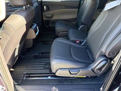 New 2026 Kia Carnival EX FWD image 20