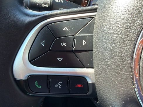 Used 2017 Jeep Compass Latitude w/ Popular Equipment Group AWD/4WD image 12