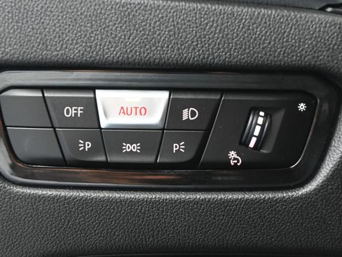 Used 2020 BMW 330i Sedan w/ Convenience Package image 24