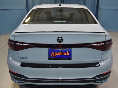 New 2026 Volkswagen Jetta SEL image 22