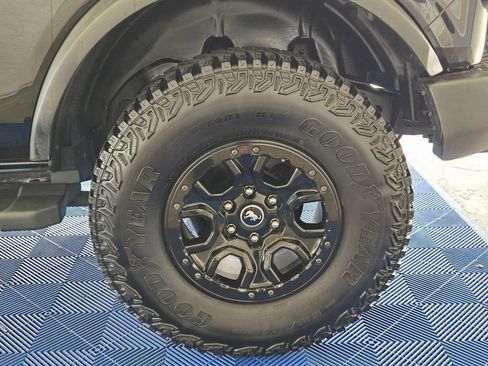 Used 2023 Ford Bronco Wildtrak image 37