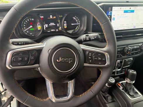 Used 2024 Jeep Wrangler Unlimited Sahara w/ Safety Group AWD/4WD image 23