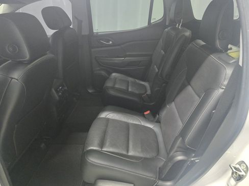 Used 2017 GMC Acadia SLT image 12