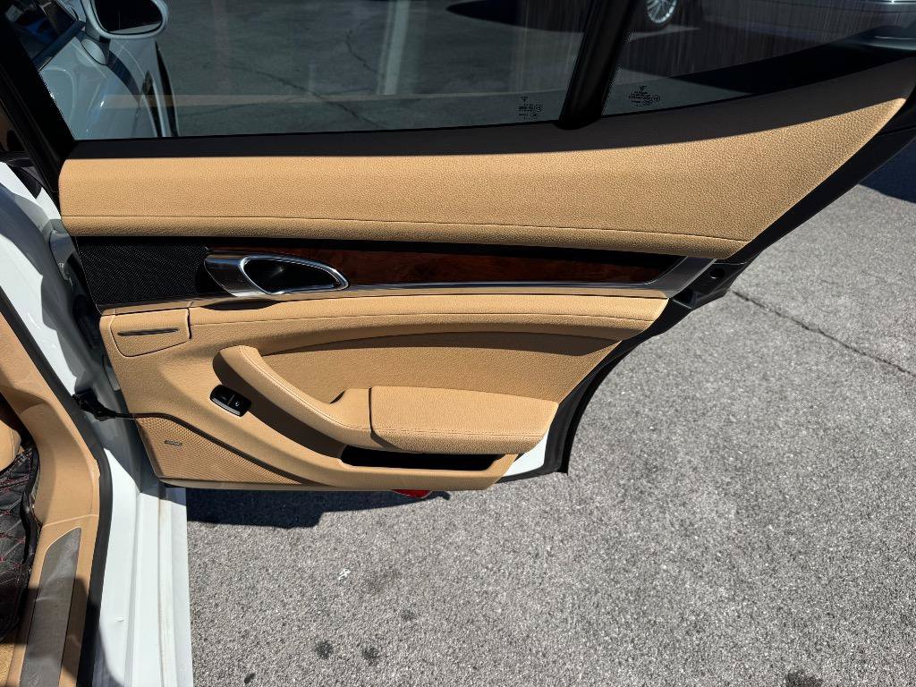 Used 2014 Porsche Panamera 4 AWD/4WD image 26
