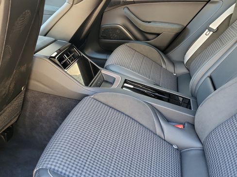 Certified 2025 Porsche Panamera 4 AWD/4WD image 21
