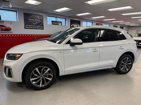 Used 2023 Audi Q5 2.0T Premium Plus w/ Premium Plus Package AWD/4WD image 3