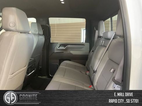 New 2025 GMC Sierra 3500 SLT AWD/4WD image 9