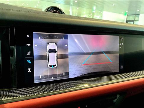 Used 2025 Porsche Cayenne GTS image 28