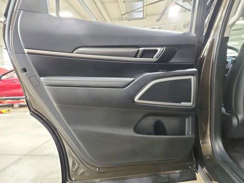 Certified 2023 Kia Telluride S w/ S Sunroof Package image 24